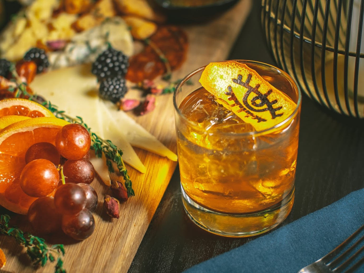 Cocktail closeup, fruit on the side